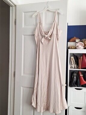 NWT Franchescas satin midi dress